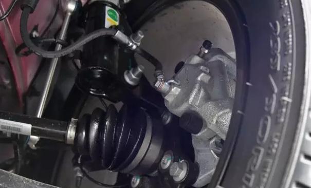 刹车比较软距离比较长是怎么回事,刹车硬刹车距离长怎么解决