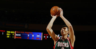 易建联选秀时间及备受关注的原因,易建联参加选秀前最后一个赛季