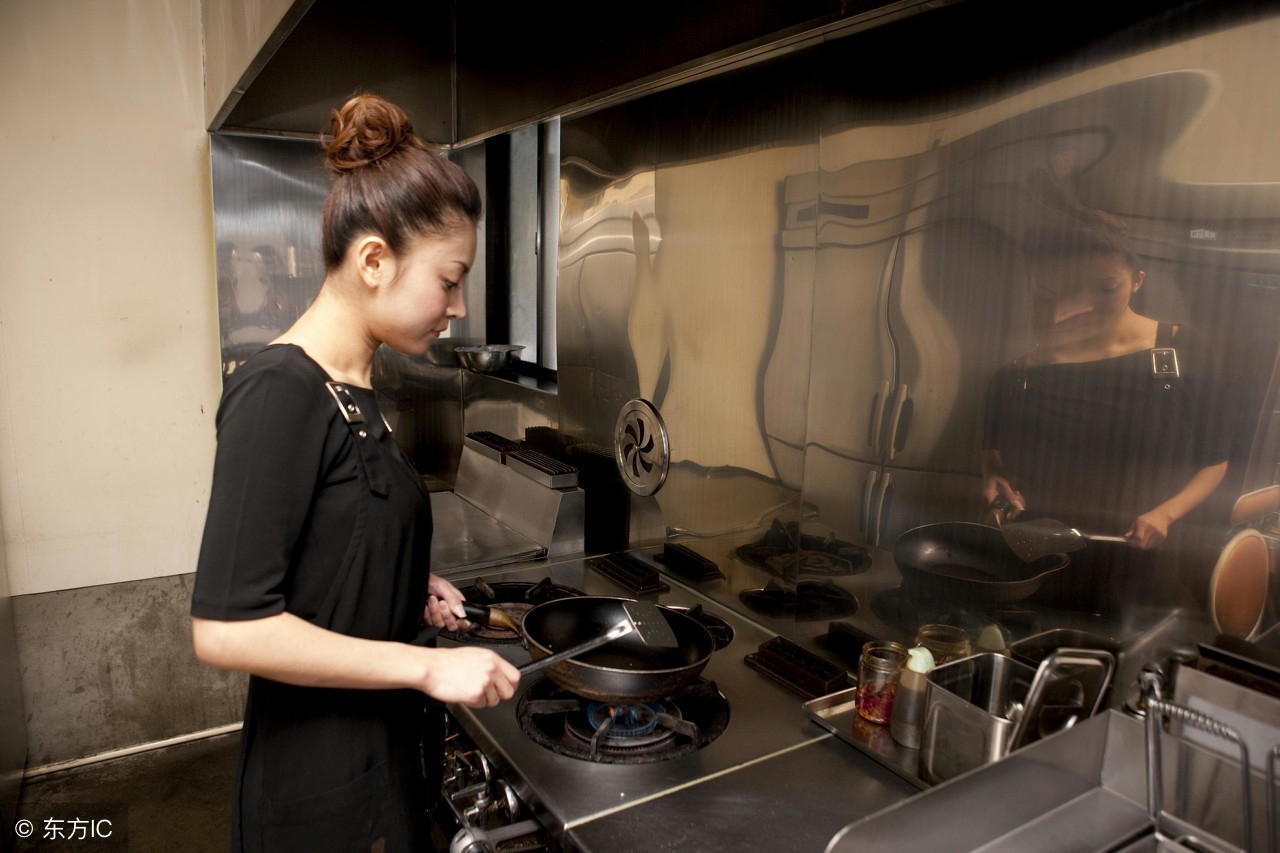 老房电路跳闸怎么解决,家庭电路跳闸的原因和解决方法