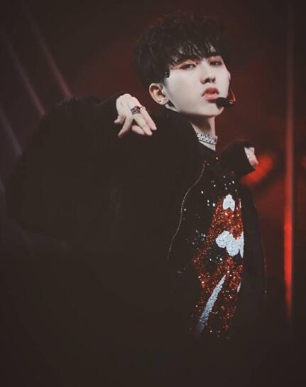 《偶像练习生》男生眼影眼线满天飞，网友喊话出化妆教程