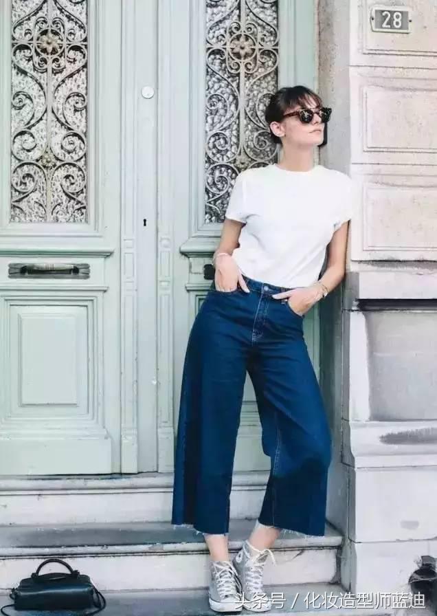 白t恤穿法搭配,t恤的30种穿法高级又时髦