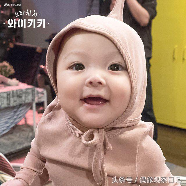 没台词却超抢眼，明星抢着跟她合照！超萌婴儿演员萌翻众人！