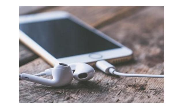 耳机总是接触不良是手机的问题吗,耳机接触不良怎么办