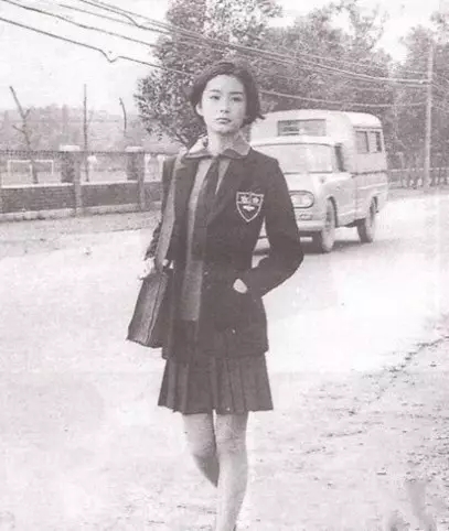 站着的霍金,站起来的霍金多高