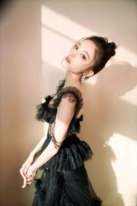 太仙了！好多女明星都迷上了这款淡雾眉，娜扎跟唐嫣最是好看