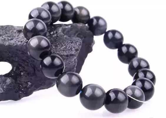 男士戴多大尺寸的手串,男士本命年戴什么手串