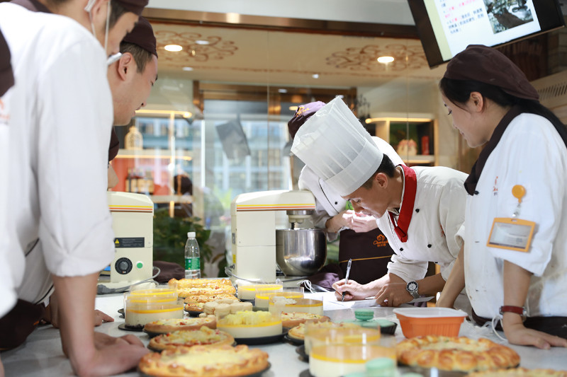 怎么能成为西点老师,如何成为一个西点培训师呢