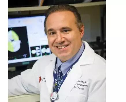 两个病友美国质子治疗中心相遇携手击败脑瘤创神奇！