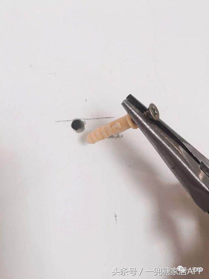 墙里的洞怎么补原来方法这么简单,墙上的大洞修补最简单方法