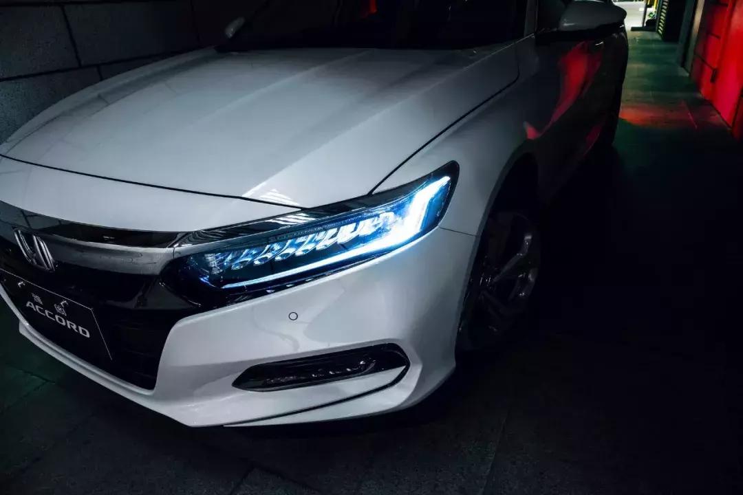 新雅阁2022款对比十代雅阁,新雅阁2022款对比十代雅阁颜值