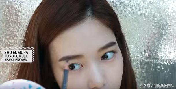 充满复古风格的橘色妆容,日常改良版的小复古风妆容