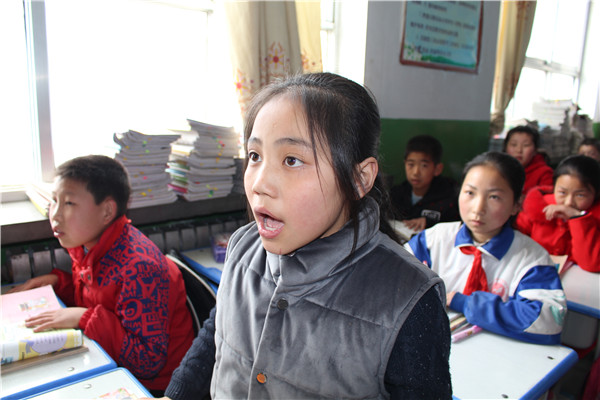 庄浪县南湖小学刘艳艳英语课堂寓教于乐