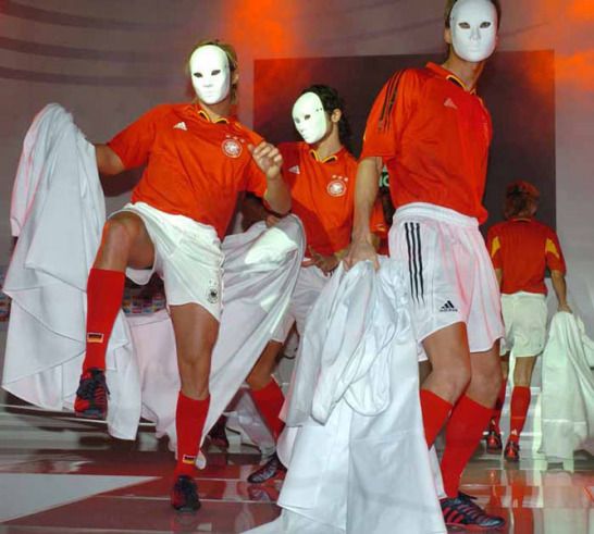 06年德国队红色客场球衣,德国队球衣客场2014