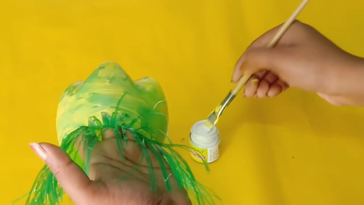 废瓶子改造花篮,塑料瓶子改造大全简单