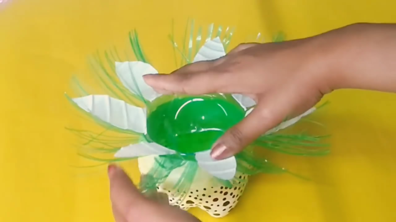 塑料瓶废物利用花篮制作方法,塑料瓶创意花篮手工制作方法图文