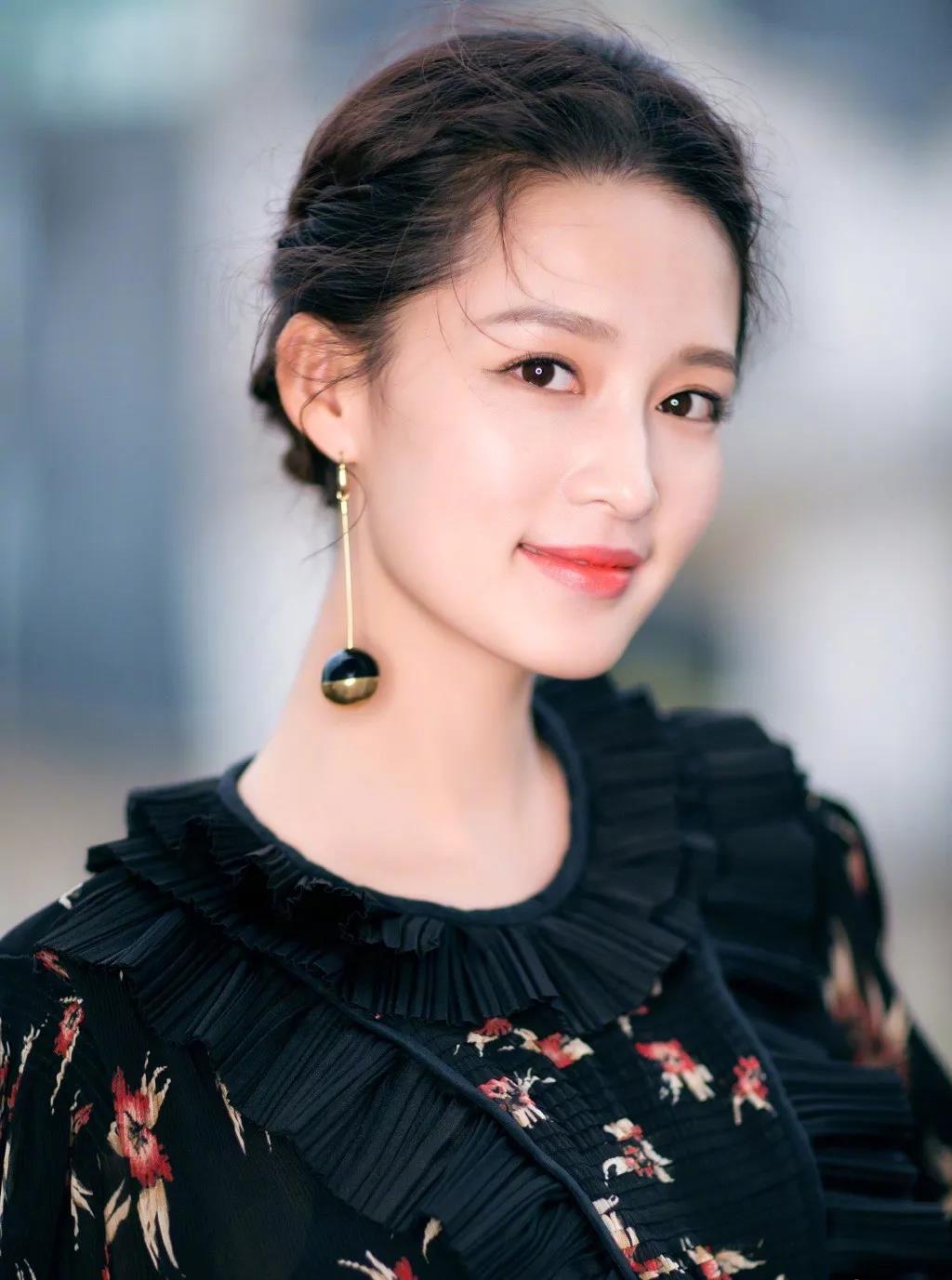 100款最漂亮的耳环,女士必备的几款经典耳环