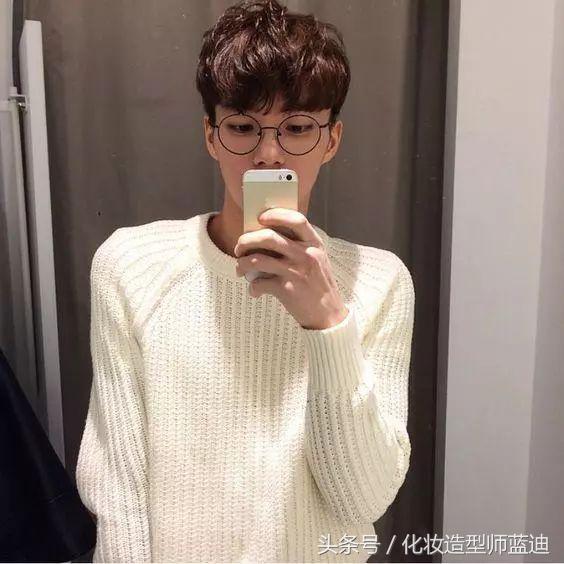 男生发型2021流行发型中学生,男生短发型2021流行发型碎盖头