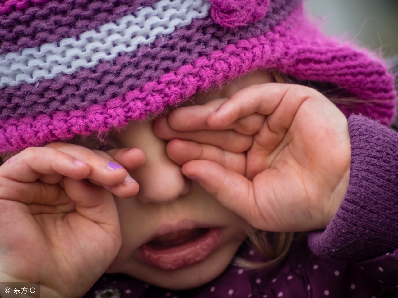 儿童挤一只眼睛嘴角抽动怎么回事,儿童抽动症挤眼睛清嗓子怎么治疗