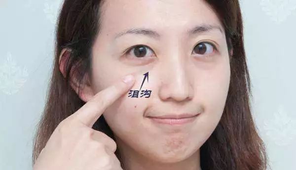 泪沟深的让人心疼？四步填补泪沟“黑科技”