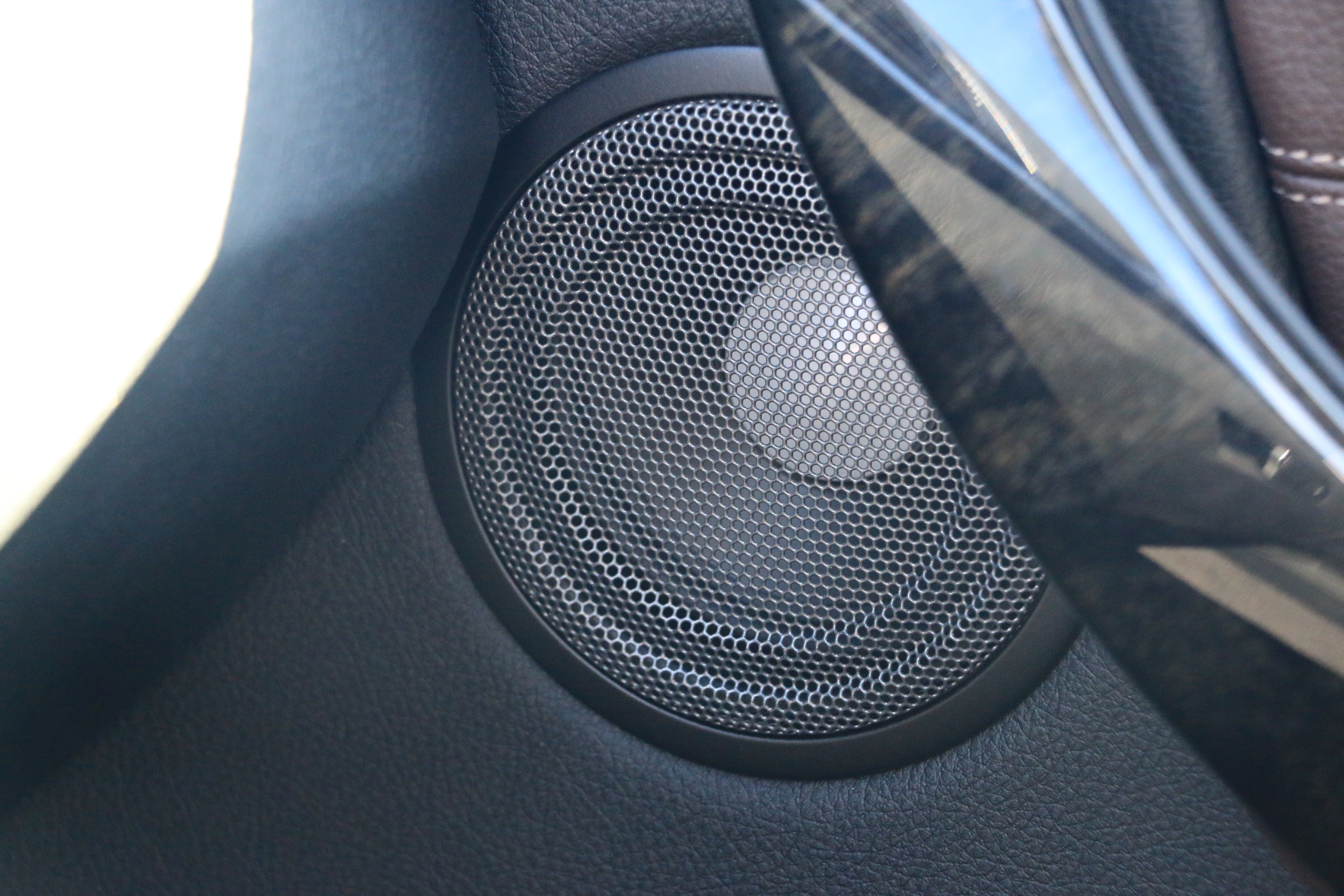 宝马3系哈曼卡顿音响对比,16款宝马3系哈曼卡顿音响