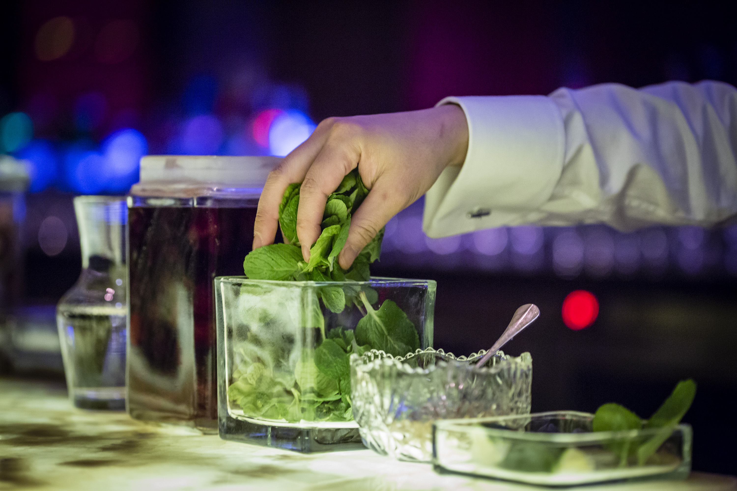 调酒师现代,酱香调酒师