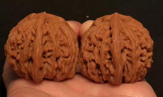 文玩核桃上油后变黄怎么办,文玩核桃上油发黑怎么处理