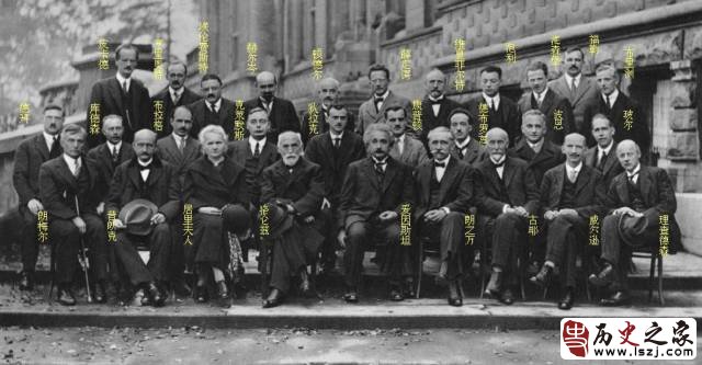 霍金本拉登高清壁纸,站着的霍金的照片