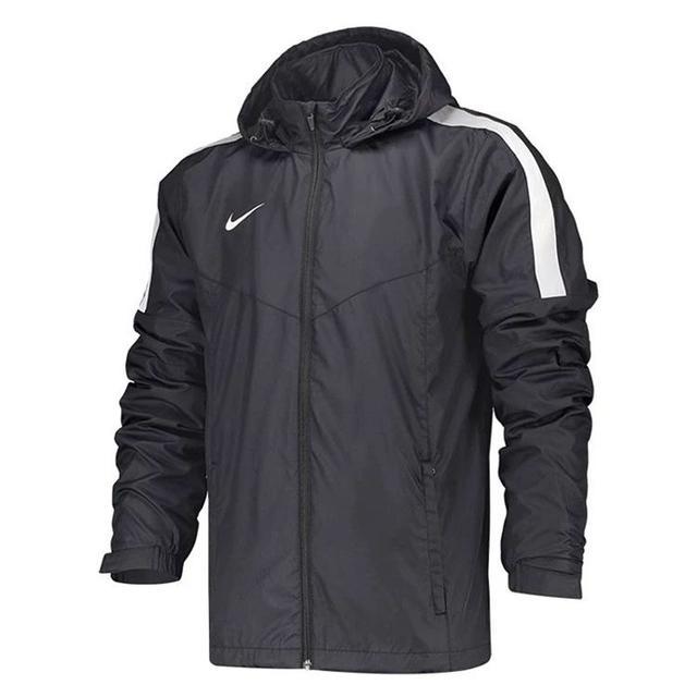 首发试穿顺丰×耐克定制快递服：能配它的只有特斯拉定制三蹦子！