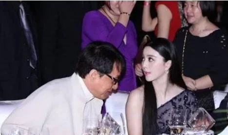 范冰冰和成龙的吻戏,范冰冰成龙小动作