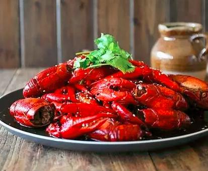 小龙虾清洗是用小苏打还是食用碱,餐饮店是如何大批量清洗小龙虾