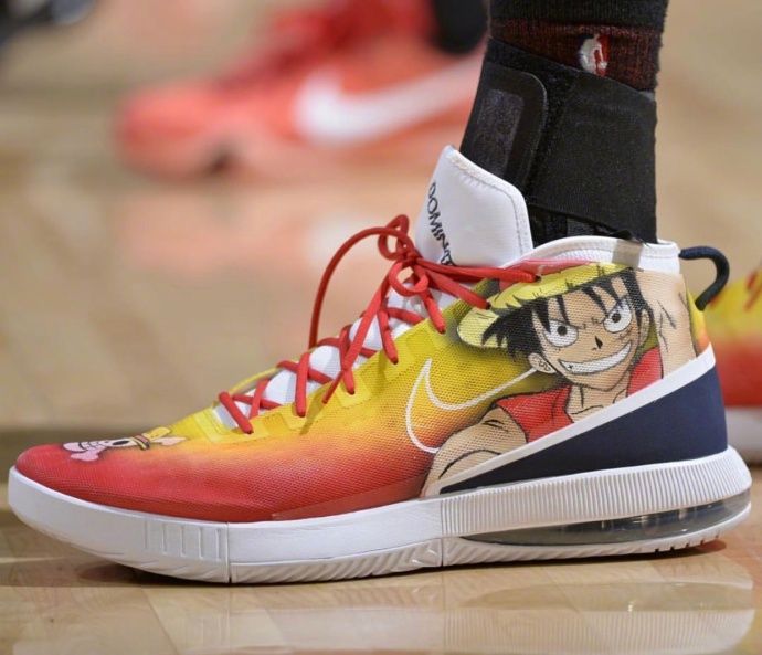 3月24日球鞋精选库里首次上脚五代低帮版球鞋登场