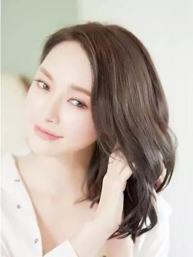 头发发叉易断干枯用什么护发精油,头发干枯急救精华