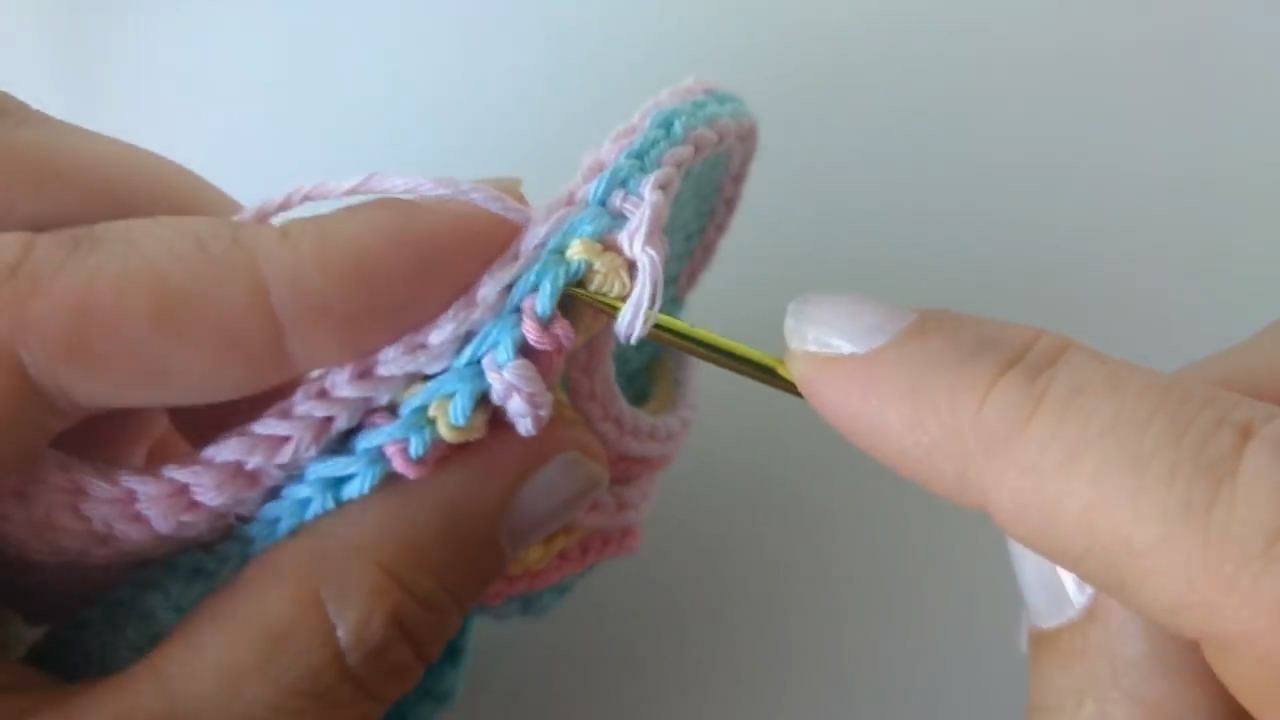 最新钩织婴儿鞋全教程,钩编织婴儿鞋教程全过程