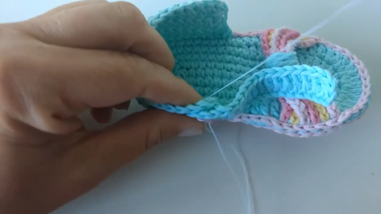 最新钩织婴儿鞋全教程,钩编织婴儿鞋教程全过程