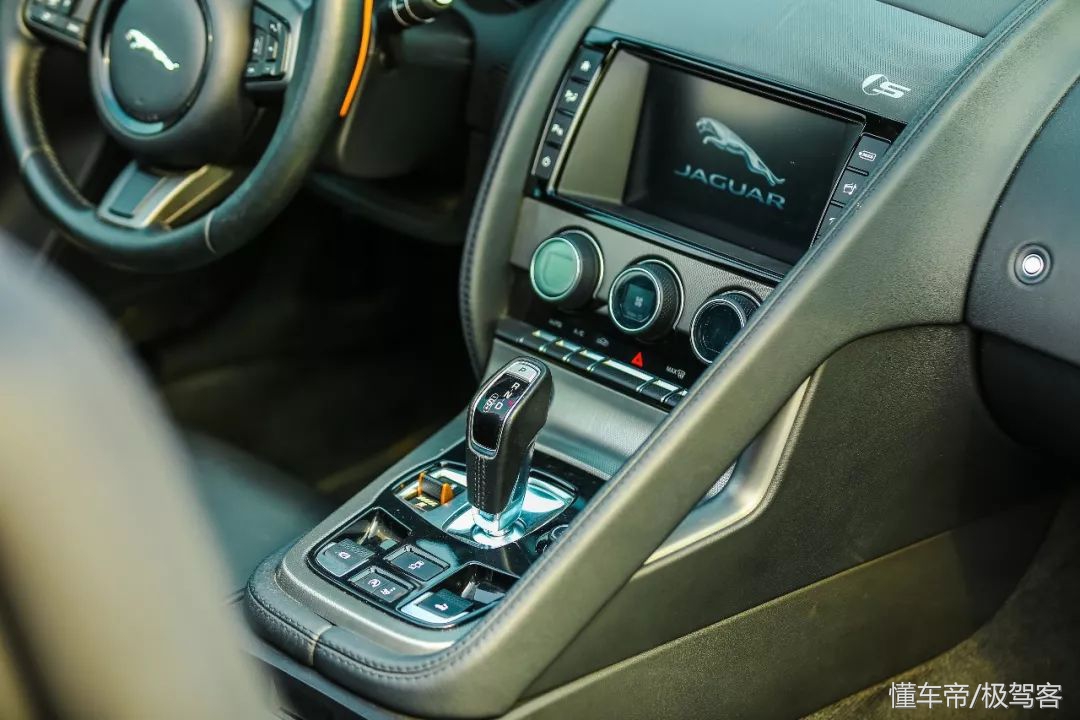 f-type试驾2019,最好听的v6