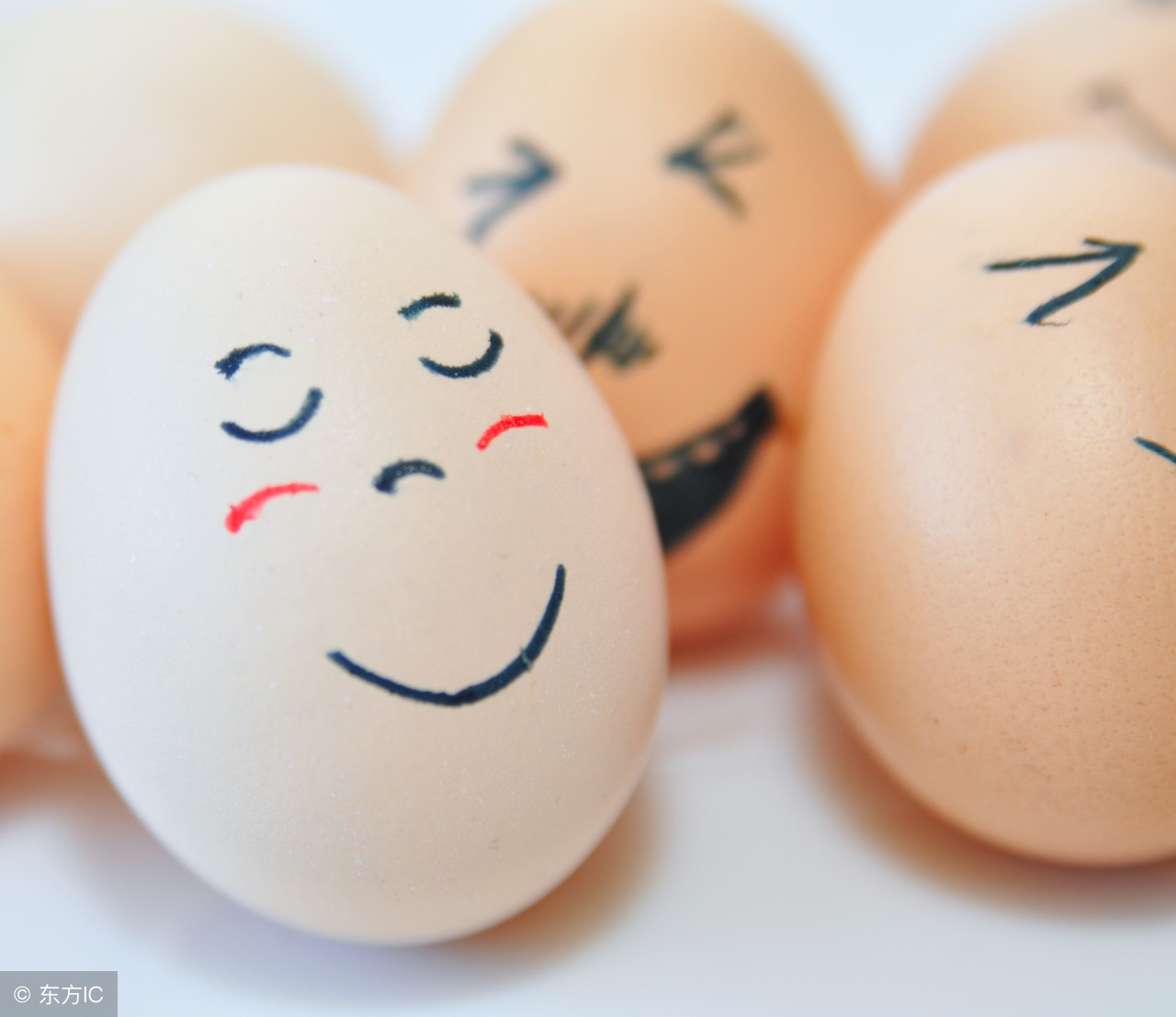 伤寒感冒咳嗽可以吃鸡蛋吗,感冒咳嗽的煎鸡蛋用白糖还是红糖