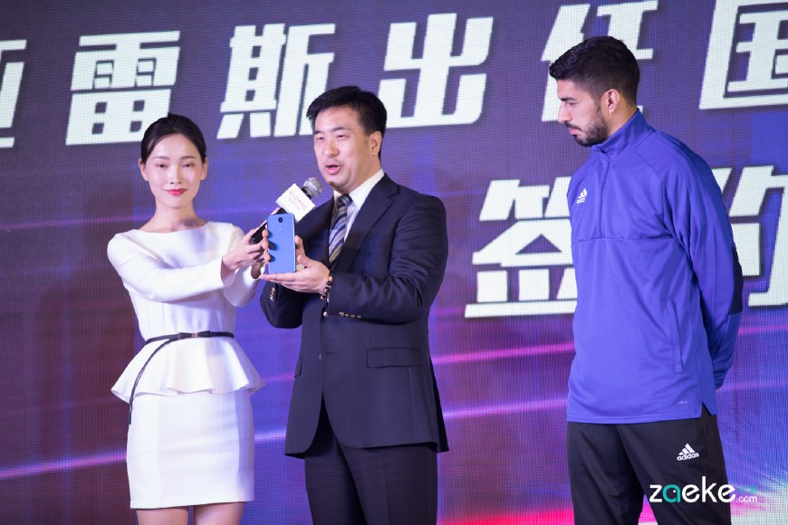 当国美手机遇上足球巨星，就是又一次跨界新尝试