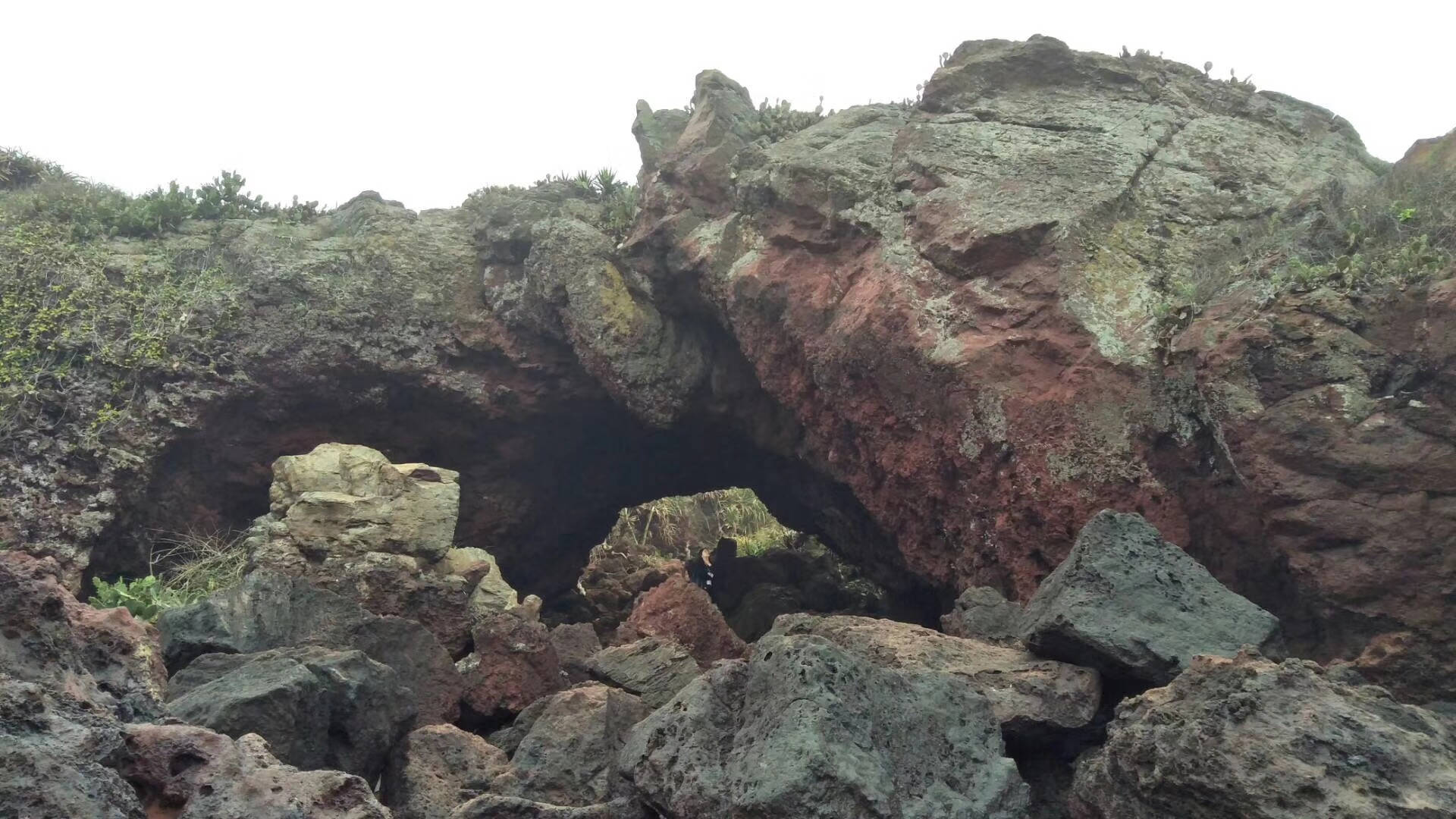 儋州最美海湾古盐田,海南儋州龙门激浪五彩湾