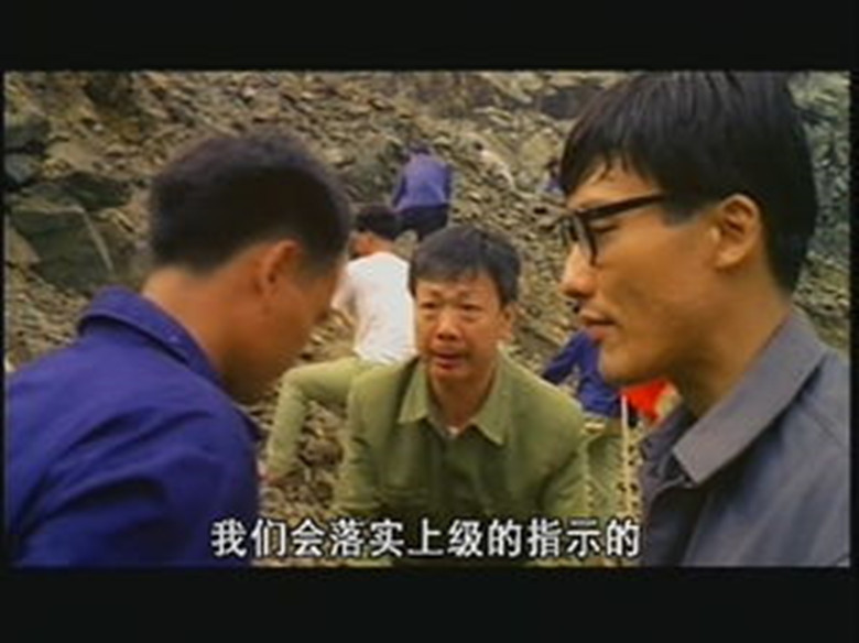 听了别人的话最后害了自己,玄学半夜挖人祖坟的报应