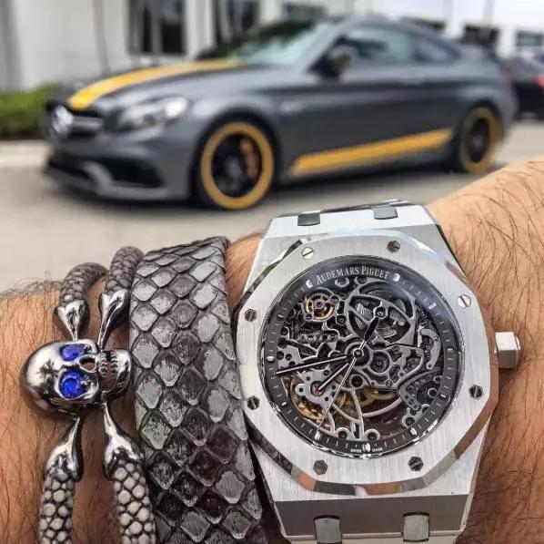 男人应必备的四款腕表,80年代男人戴的手表