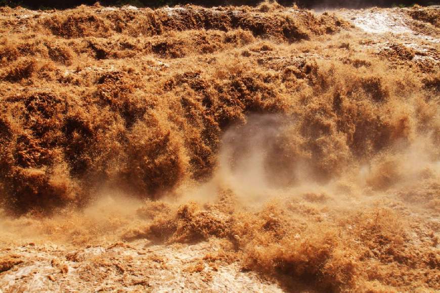 九曲黄河一壶收，看我中华母亲河的大气磅礴，点赞十里龙槽