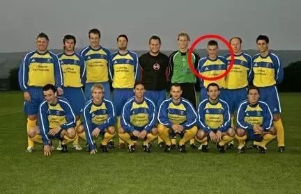 从业余球员踢到英超冠军！他的逆袭之路实在太可怕了