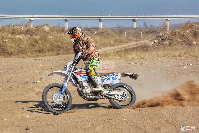 爱卡小伙伴骑什么摩托车（第一期）实用与玩乐兼顾