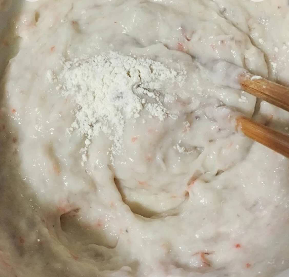 煎鸡蛋青菜大虾面条家常做法,大虾西红柿面条的家常做法