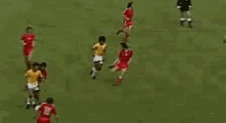 你们和小罗都错了，牛尾巴并非里维利诺首创，缔造者另有其人