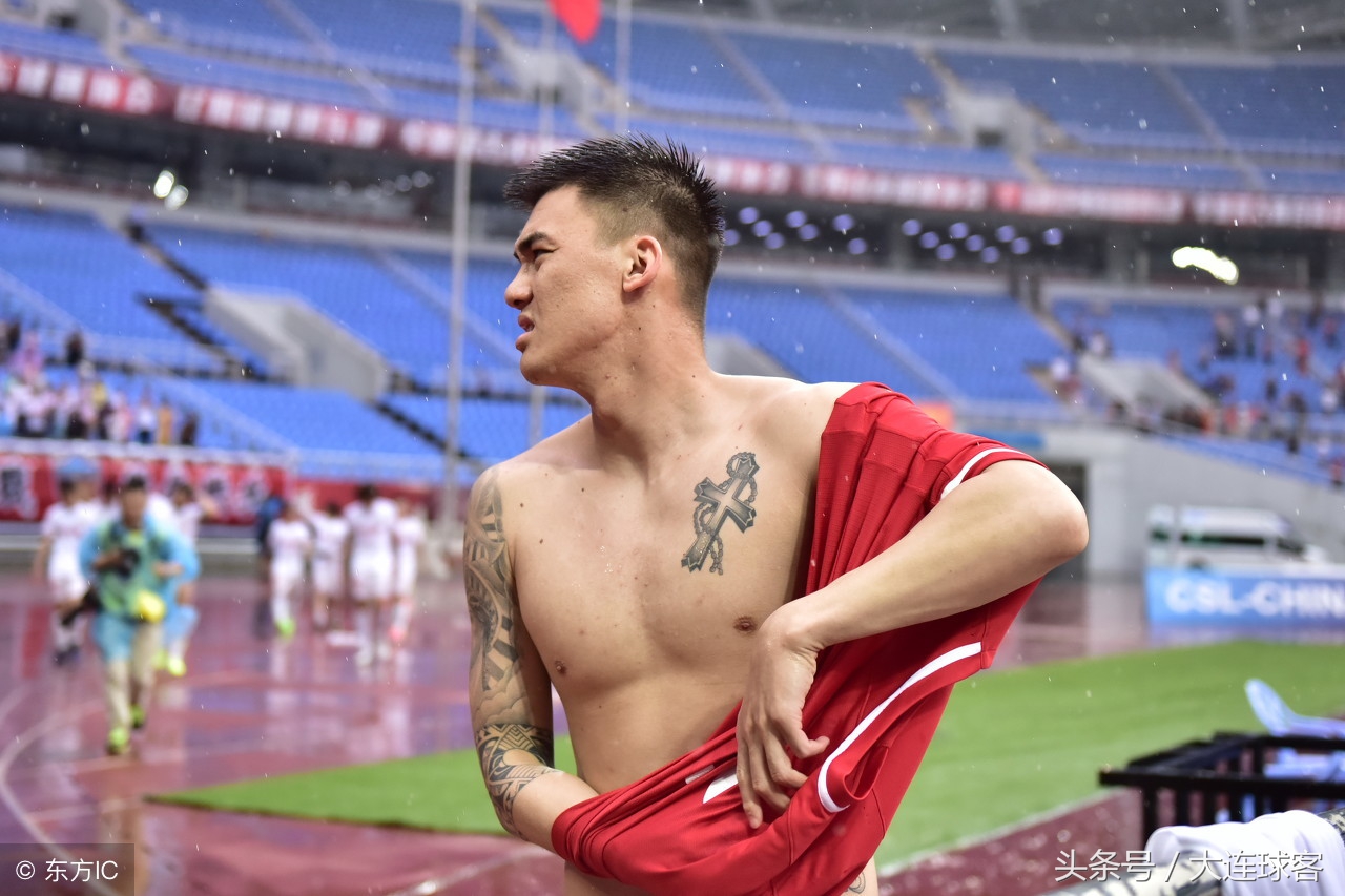 纹身不明显地方图,为什么足球队员可以纹身