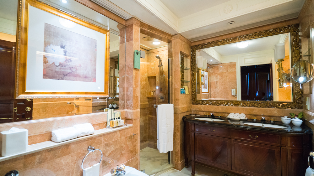 香港，住在港岛最高的行政客房是什么感觉，4000一晚也值得