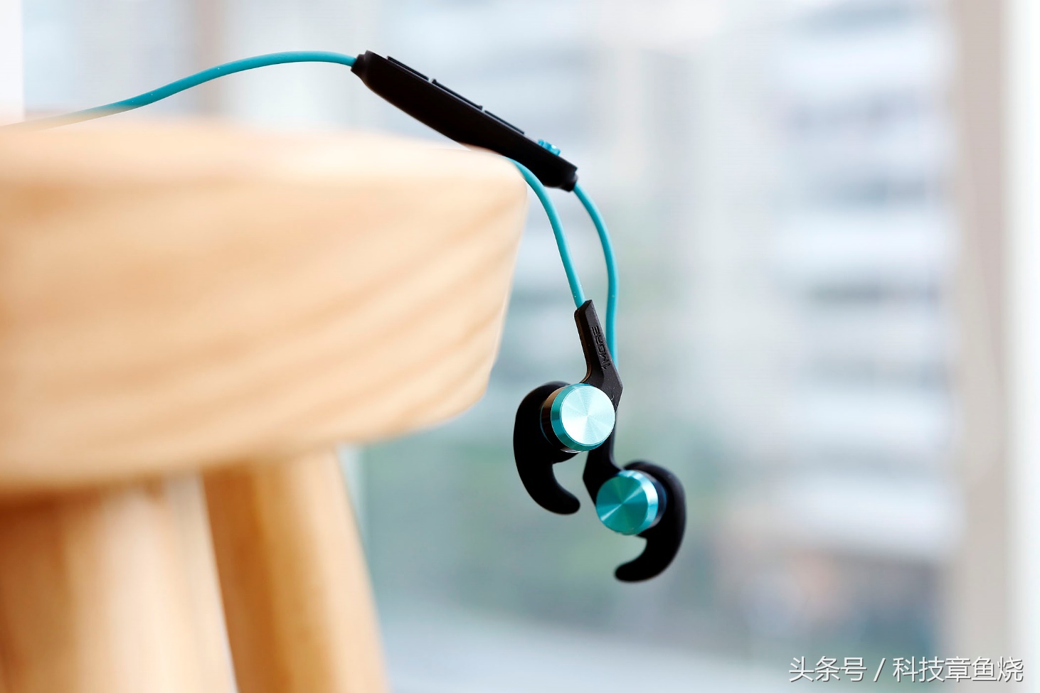 运动音乐戴耳机听,运动耳机1more