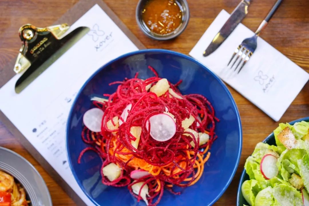 揭秘“X”餐吧，不仅美食份量MAX，鸡尾酒还花样百出！