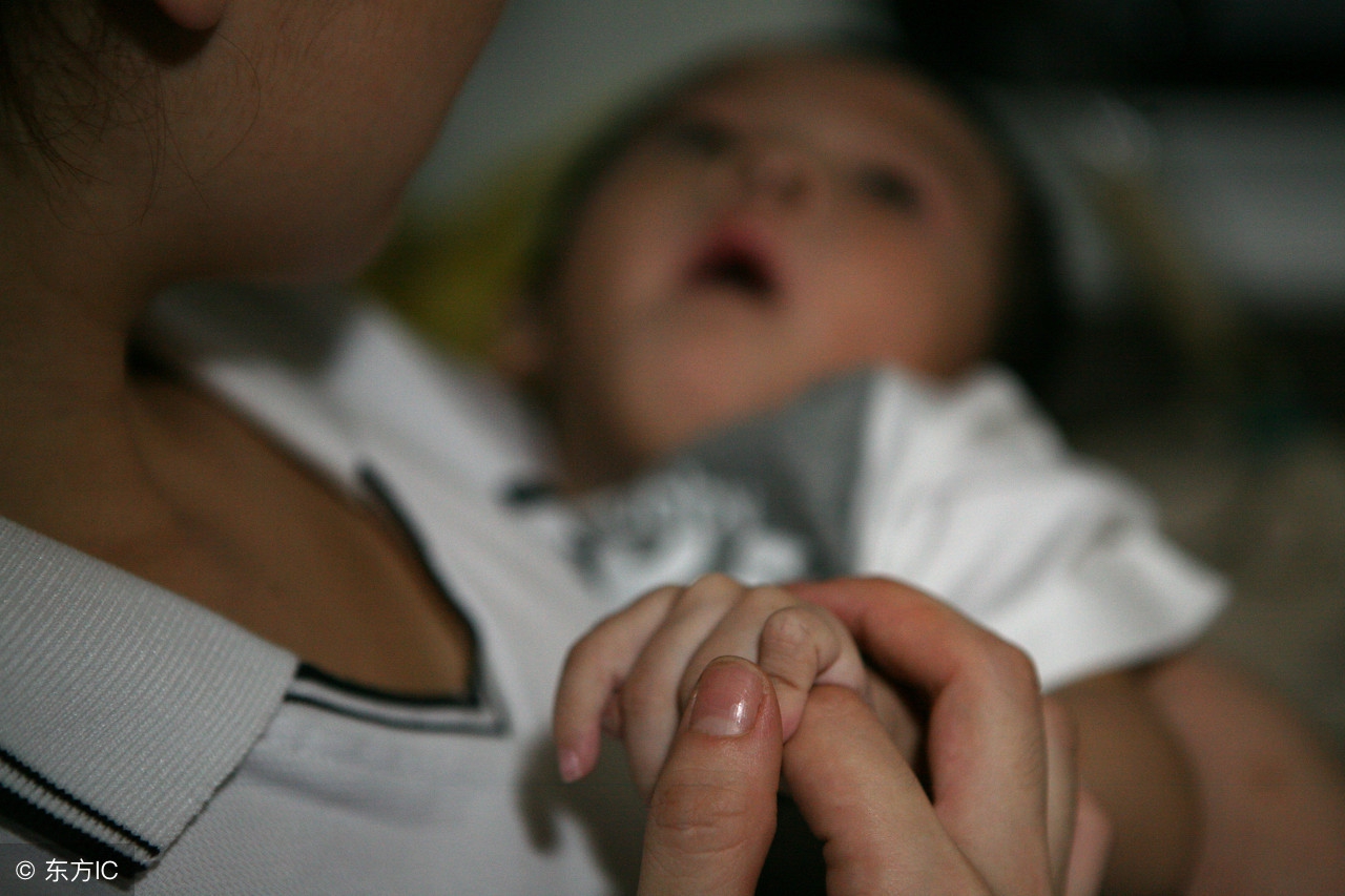 脑瘫患儿早期表现及预防,脑瘫最佳治疗时期